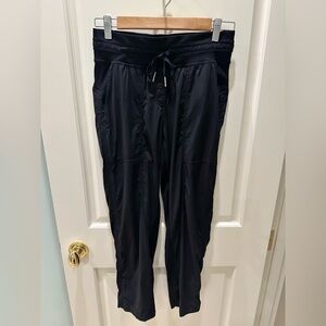lululemon athletica Black Active Pants size 4